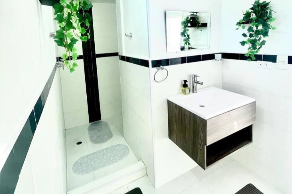 Apartment Edificio Delfines Bocagrande , Ubicacion Y Precio *