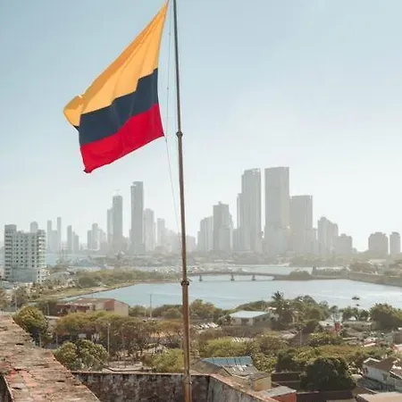 Edificio Delfines Bocagrande , Ubicación Y Precio Apartamento