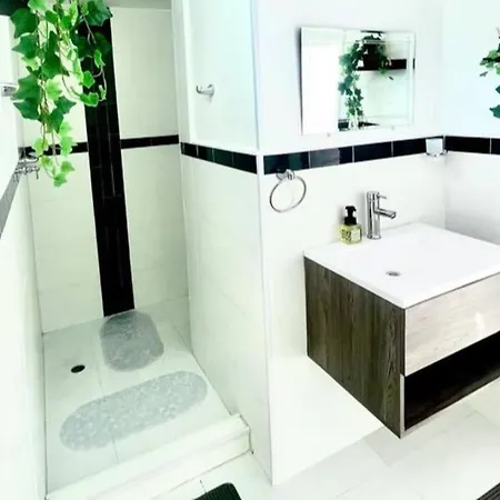 Apartamento Edificio Delfines Bocagrande , Ubicación Y Precio *